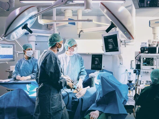 Хирурги Апрелевки прооперировали пациентку с грыжей передовым способом