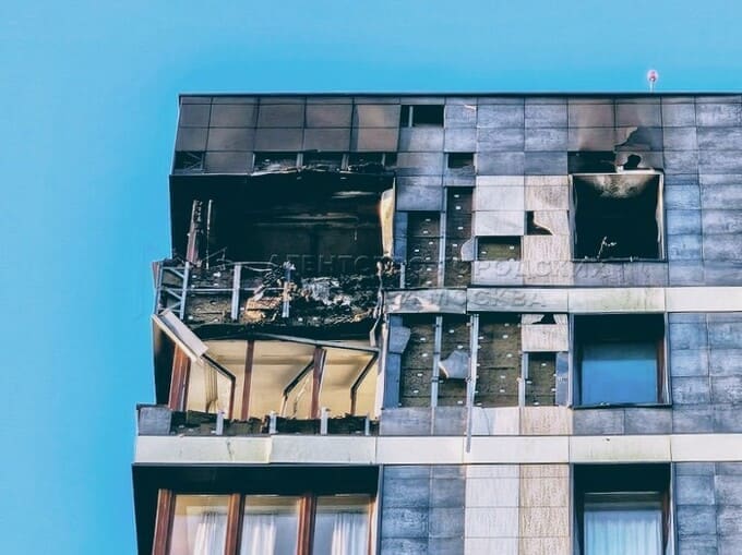 Беспилотник повредил жилой дом в Красногорске — последняя информация