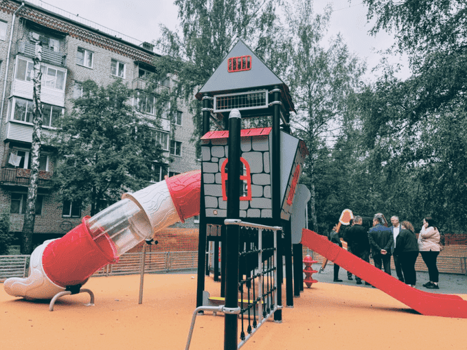 В Апрелевке открыли безопасную детскую площадку после обращения жительницы