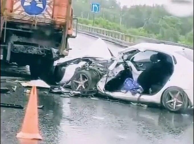 ДТП в Наро-Фоминском округе: Легковушка врезалась в дорожную технику на Киевском шоссе