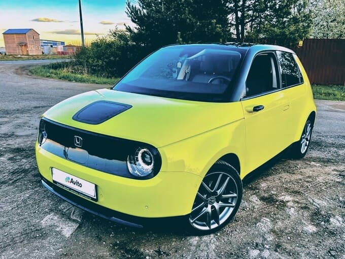 Honda e: Как «милый провал» стал коллекционным раритетом за 2,25 млн ₽