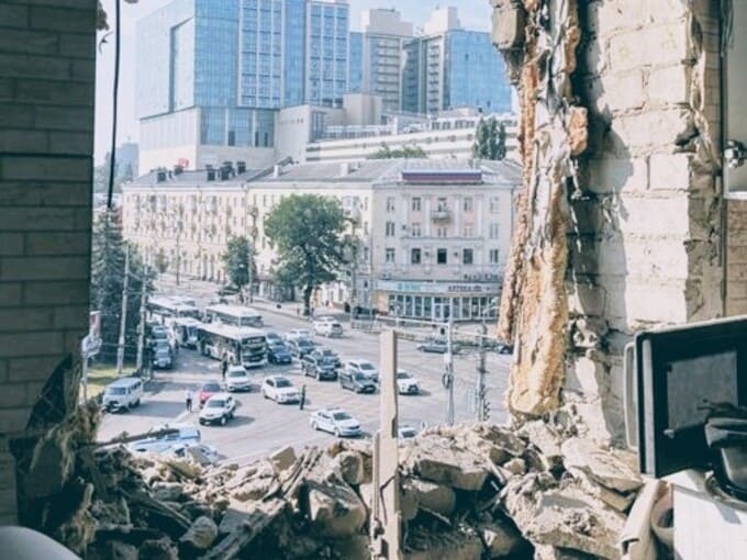 Воронеж в осколках: 27 жертв ночной атаки дронов