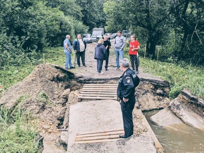 Два моста под водой: как Наро-Фоминск справляется с последствиями ливней