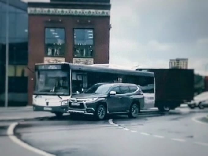 Столкновение автобуса и легковушки в Наро-Фоминске обошлось без пострадавших