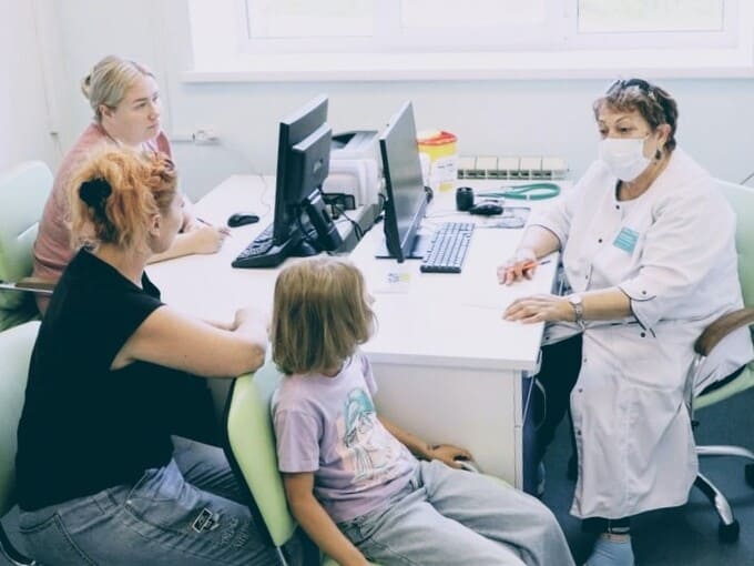 В Верее открылась обновлённая детская поликлиника. Больше не больница: светлые пространства, цифровизация и фильтр-бокс