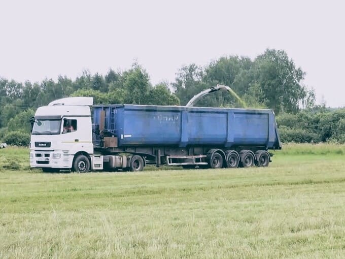 Уборочная страда в Наро-Фоминске: 12 350 гектаров, 50 тонн молока и зимние запасы