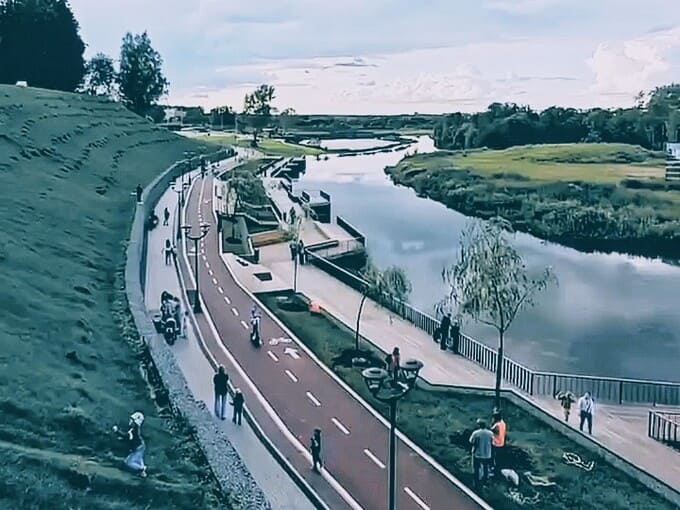 На набережной Наро-Фоминска появились ивы: экодизайн с практической пользой