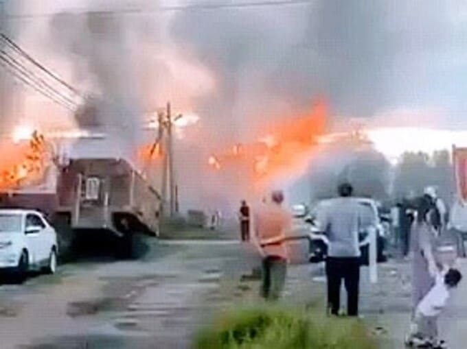 Пожар в Петровском: сгорел частный дом и баня
