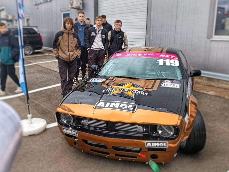 Студенты из Наро-Фоминска погрузились в мир автомобилей на фестивале «ВОЛИН-ФЕСТ 2025»