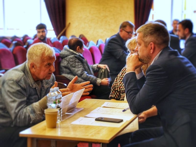 Выездной прием в Калининце: жалобы на ЖКХ, дороги и капремонт