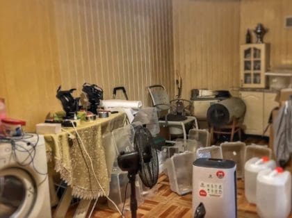 Нарколаборатория в Наро-Фоминске: задержанный и 8 кг наркотиков. Фото: стоп-кадр с видео ГУ МВД России по Московской области