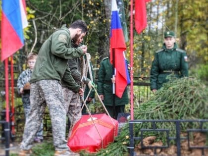 В деревне Покровка открыли мемориал трем бойцам 110-й стрелковой дивизии