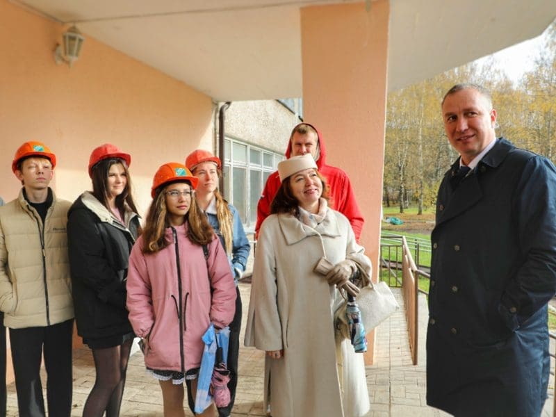 Капремонт школы № 5 в Наро-Фоминске. Роман Шамнэ показал ученикам «современную стройку»