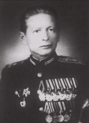 Михаил Петрович Шемякин (11 ноября 1908 — 14 апреля 1977) — гвардии полковник, командир 8-й мотострелковой Бобруйской Краснознаменной ордена Суворова и Кутузова бригады