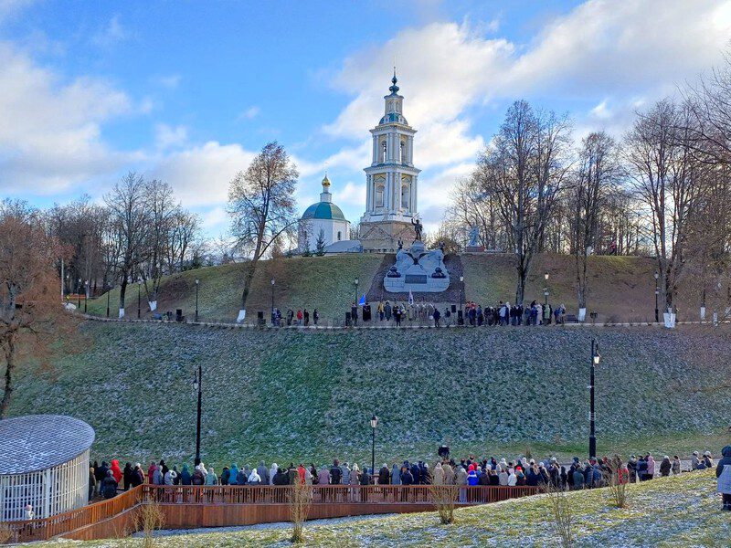Памятник генералу Дорохову открыли в Верее после реставрации