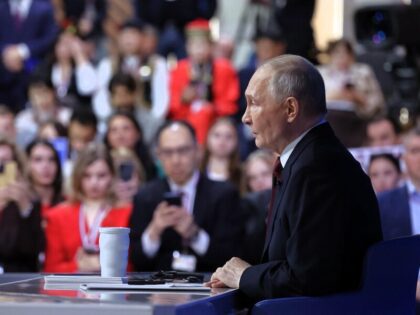 Путин объяснил повышение НДС и анонсировал льготы семьям